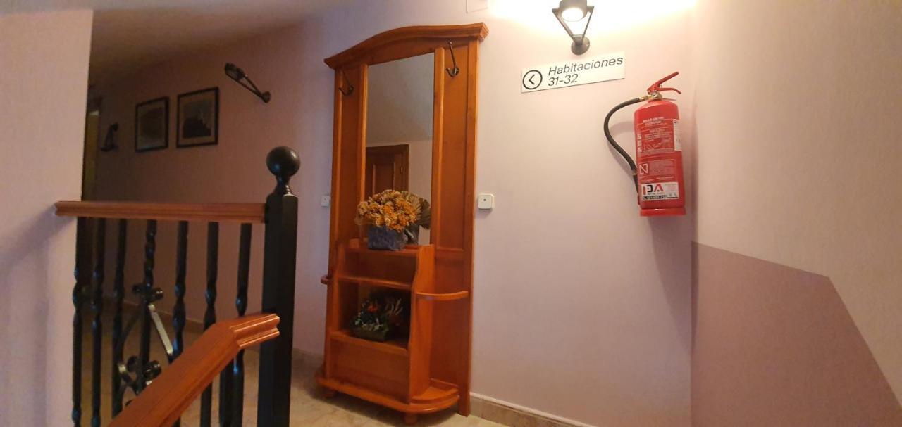 Hospedaje Bar El Gato Del Acueducto Segovia Eksteriør bilde